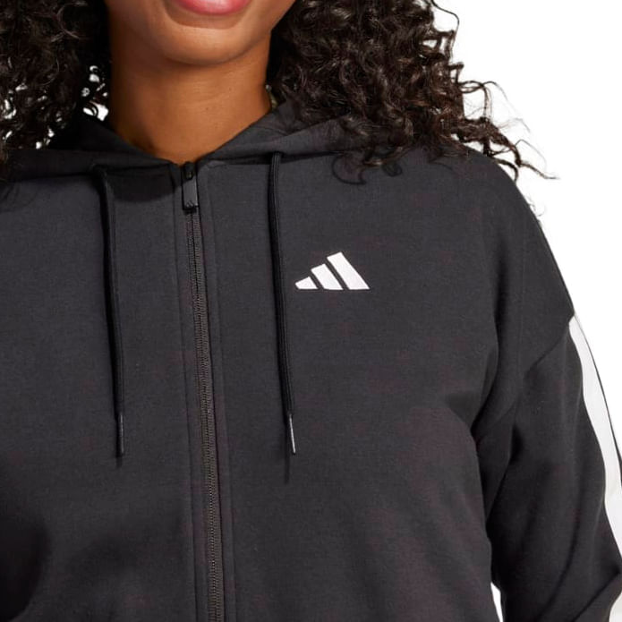 JE0052_7_APPAREL_On Model_Detail View 2_white